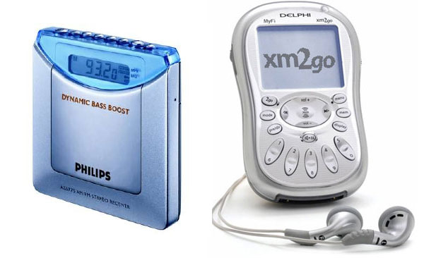 Слева – карманный цифровой радиоприемник Philips АЕ6775/00; справа – спутниковый радиоприемник Delphi MyFi